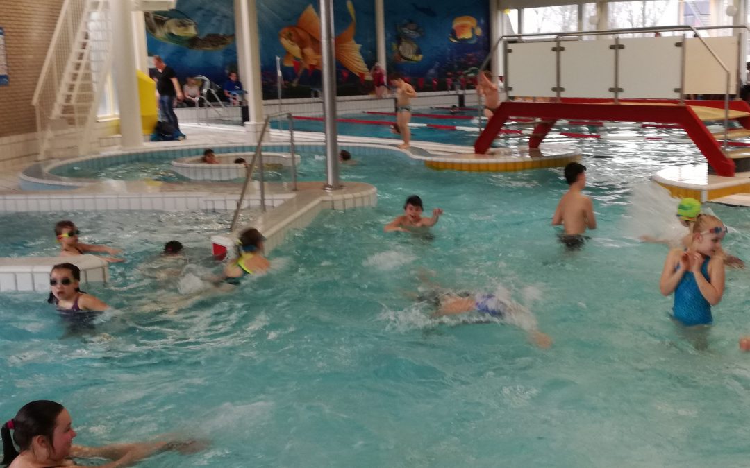 Tweede wedstrijd van de vierkamp recreatief zwemmen